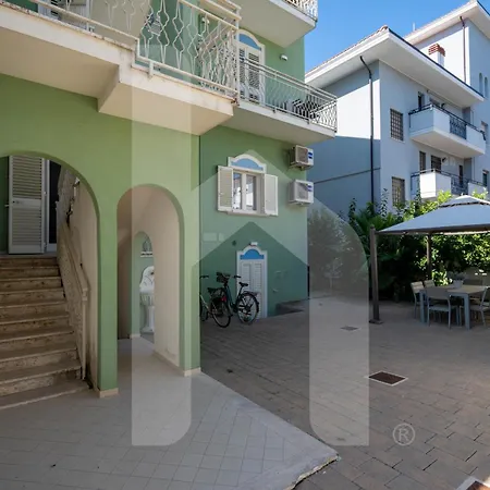 Homiday - Residenza D'annunzio Apartment Pineto