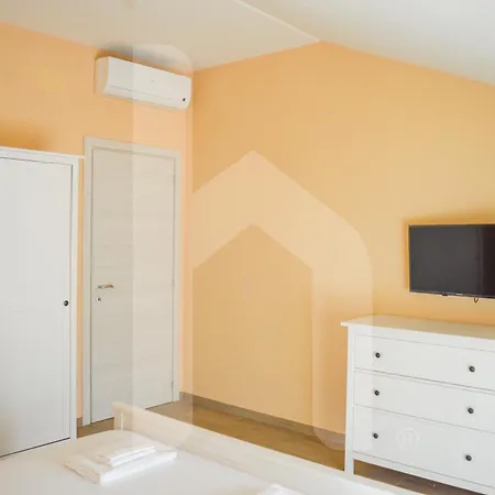Homiday - Residenza D'annunzio Apartment